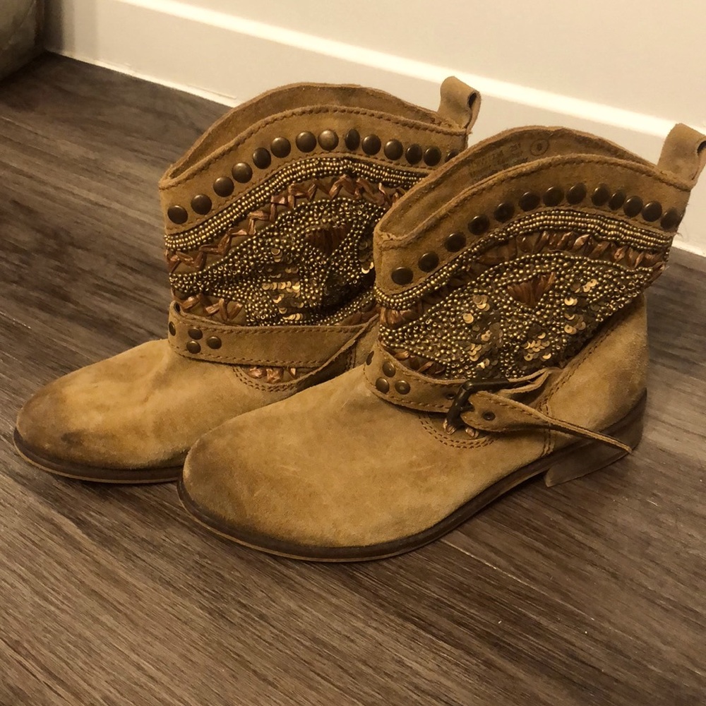 Leather boots
